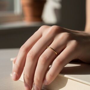 Elegant Gold Women's Ring